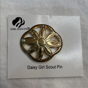 Girl Scouts Daisy Membership Girl Scout Lapel Pin
Gold Color Brooch Badge NWT